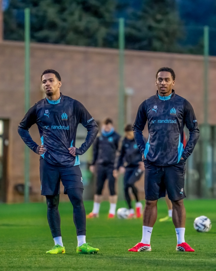 开云体育在线下载-😂哥你也来了？恩瓦内里外租马赛，与廷伯的双胞胎兄弟昆滕相聚