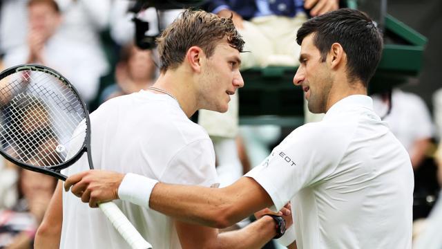 开云体育在线网站-德约25个Ace化身发球大炮 小遇挑战迎来温网首胜