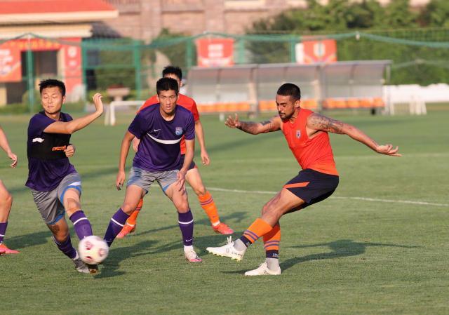 开云体育在线网站-二将归队传言促泰山争议人爆发 上海行或加赛一场